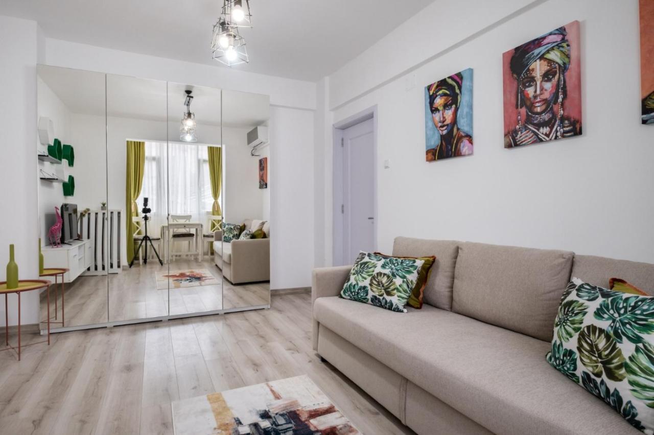 Laroka House Cosy And Modern Apartment Universitate-City Centre Bukarest Eksteriør billede