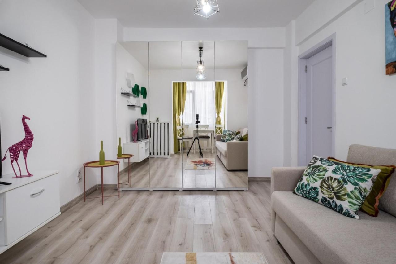Laroka House Cosy And Modern Apartment Universitate-City Centre Bukarest Eksteriør billede