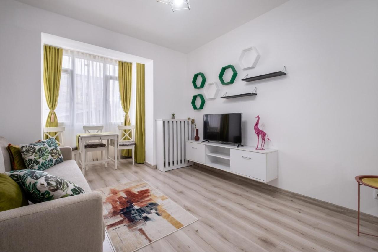 Laroka House Cosy And Modern Apartment Universitate-City Centre Bukarest Eksteriør billede
