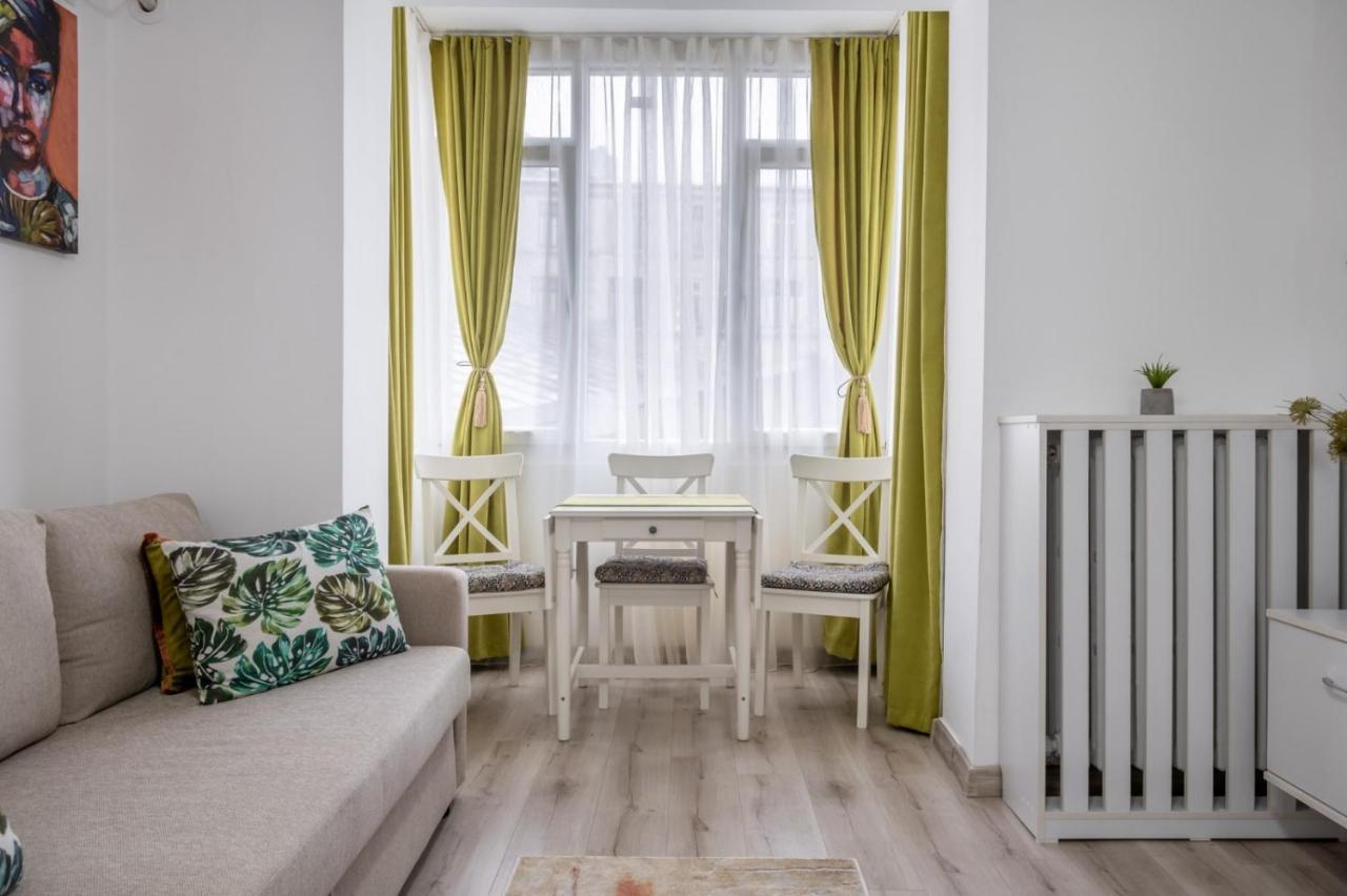 Laroka House Cosy And Modern Apartment Universitate-City Centre Bukarest Eksteriør billede