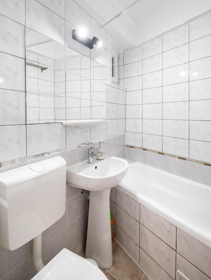 Laroka House Cosy And Modern Apartment Universitate-City Centre Bukarest Eksteriør billede