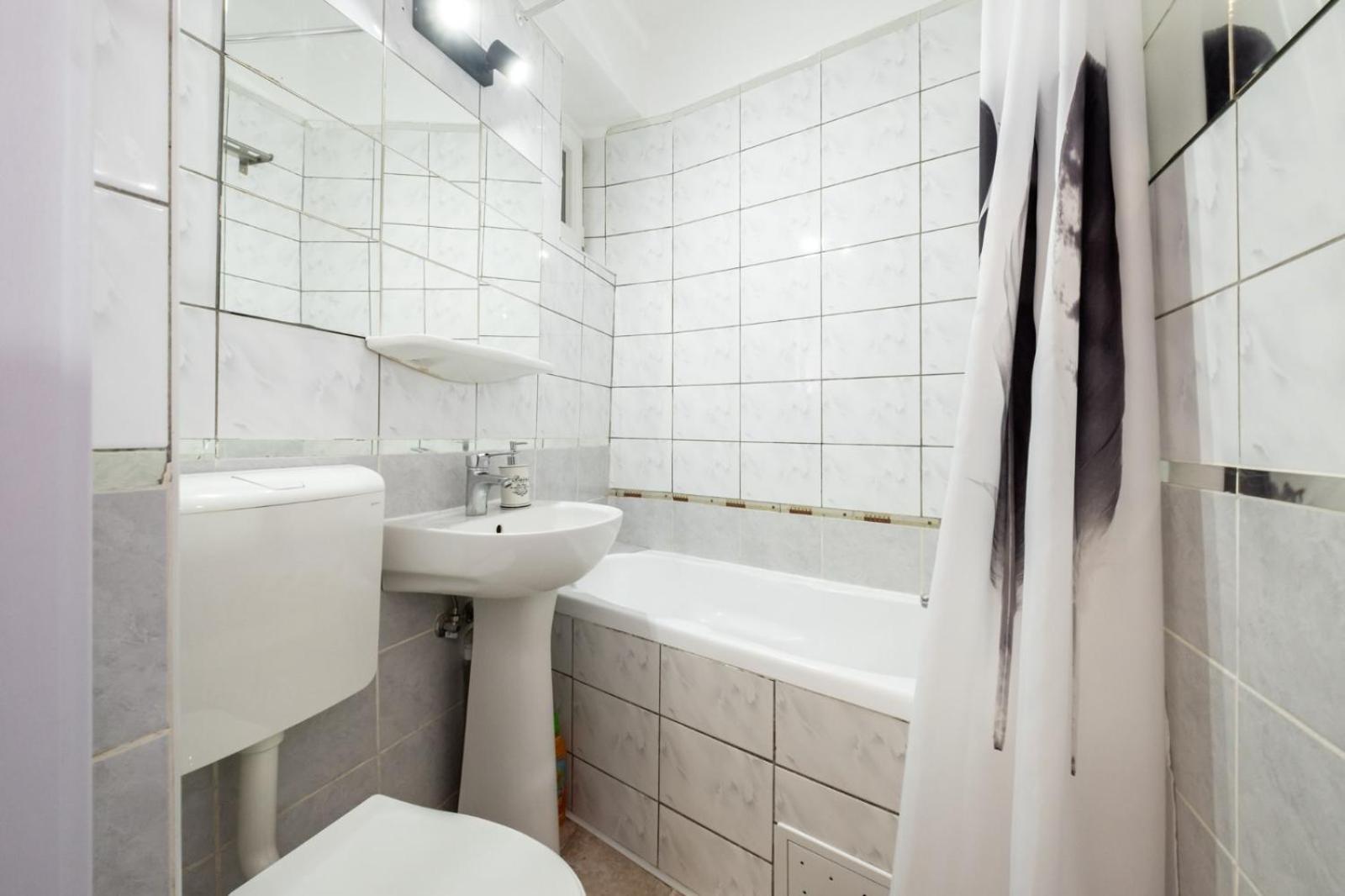 Laroka House Cosy And Modern Apartment Universitate-City Centre Bukarest Eksteriør billede